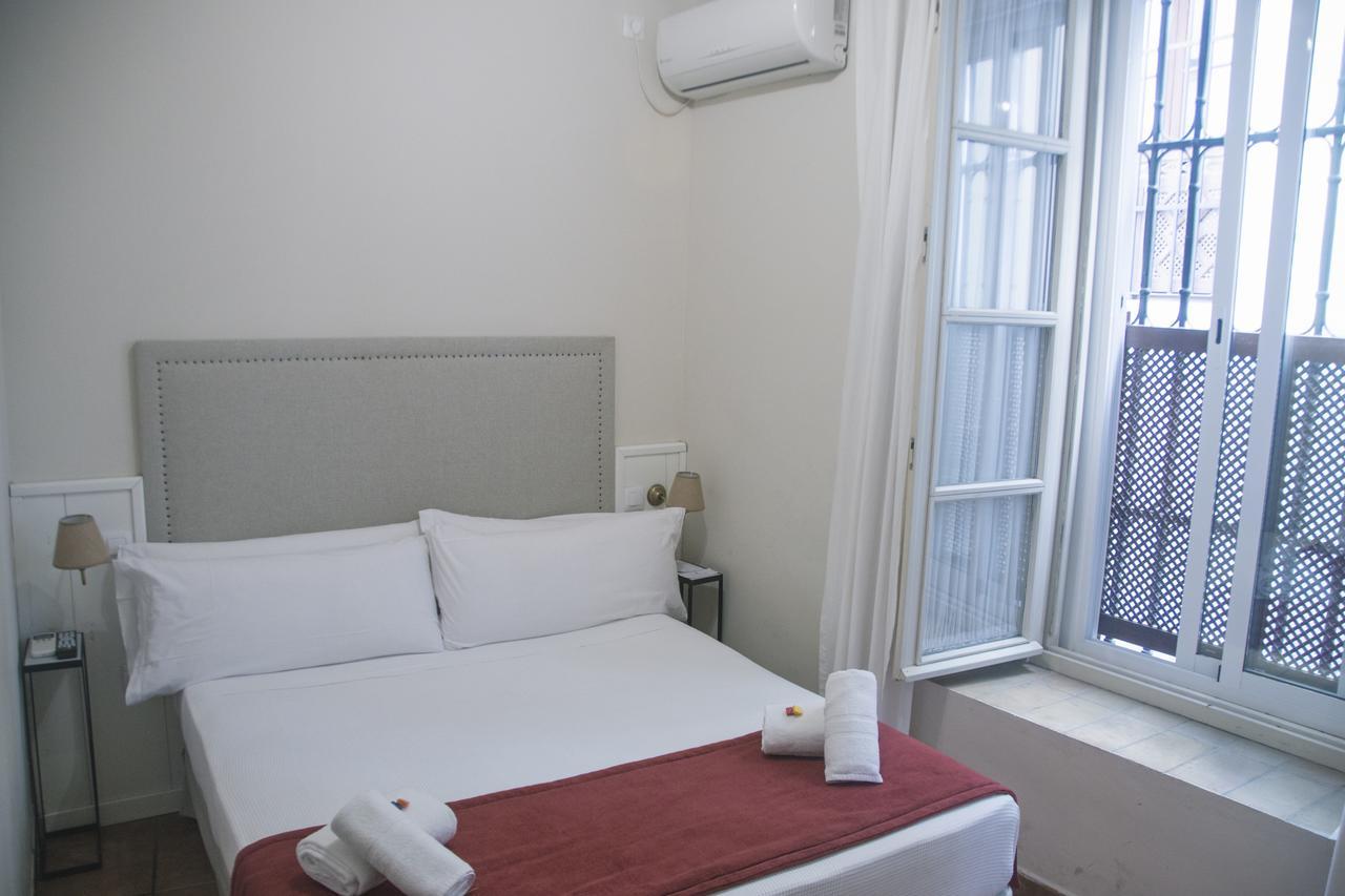 Hostal Callejon Del Agua Seville Exterior photo