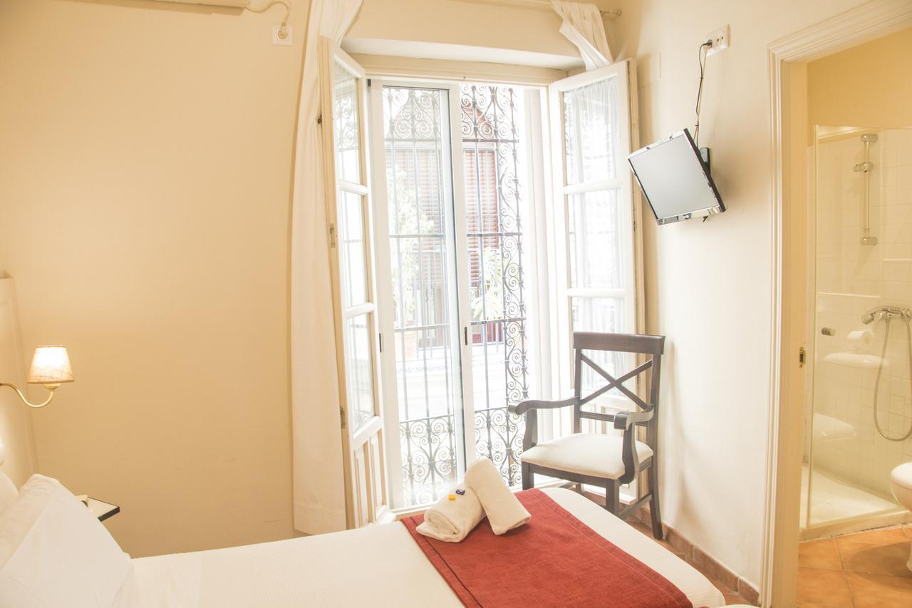 Hostal Callejon Del Agua Seville Exterior photo