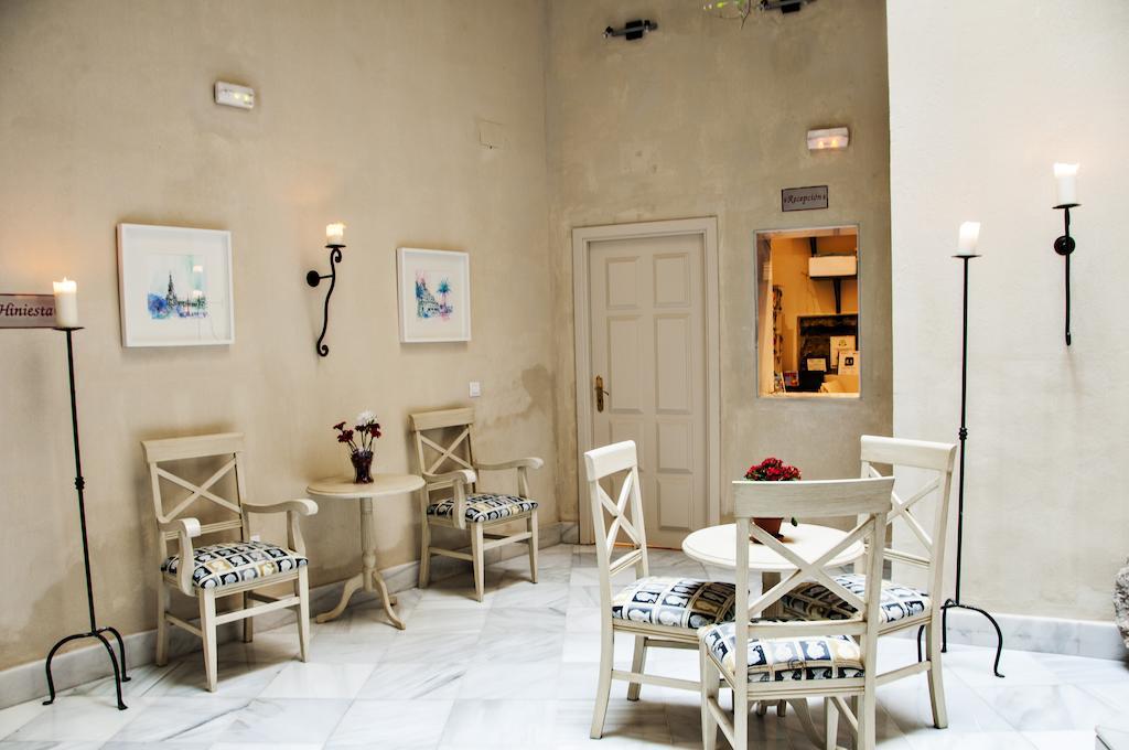 Hostal Callejon Del Agua Seville Exterior photo